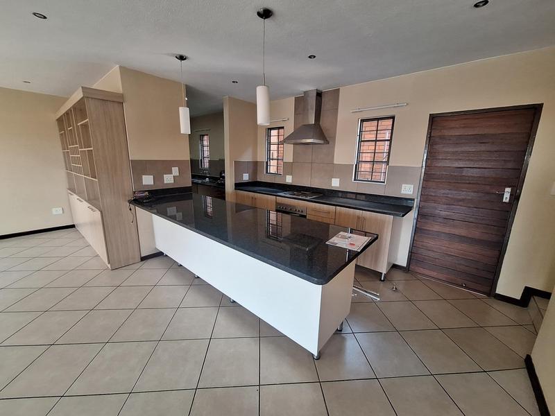 4 Bedroom Property for Sale in Mooikloof Ridge Gauteng