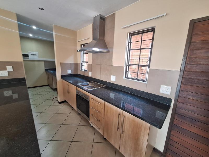 4 Bedroom Property for Sale in Mooikloof Ridge Gauteng