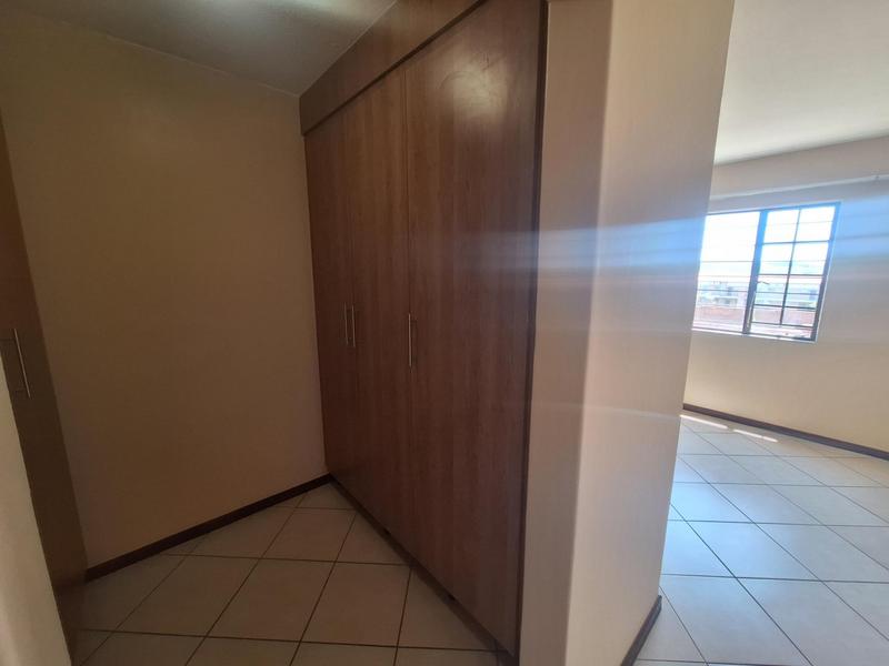 4 Bedroom Property for Sale in Mooikloof Ridge Gauteng
