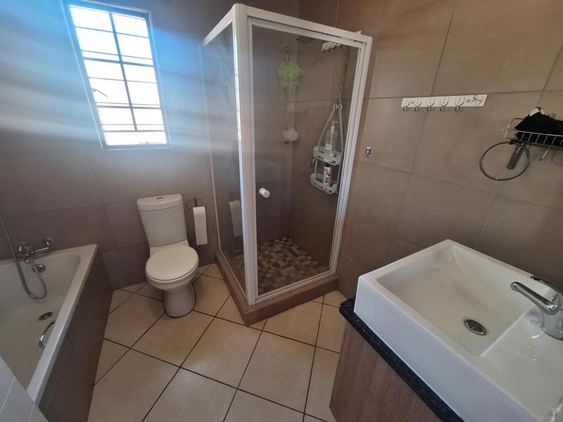 4 Bedroom Property for Sale in Mooikloof Ridge Gauteng