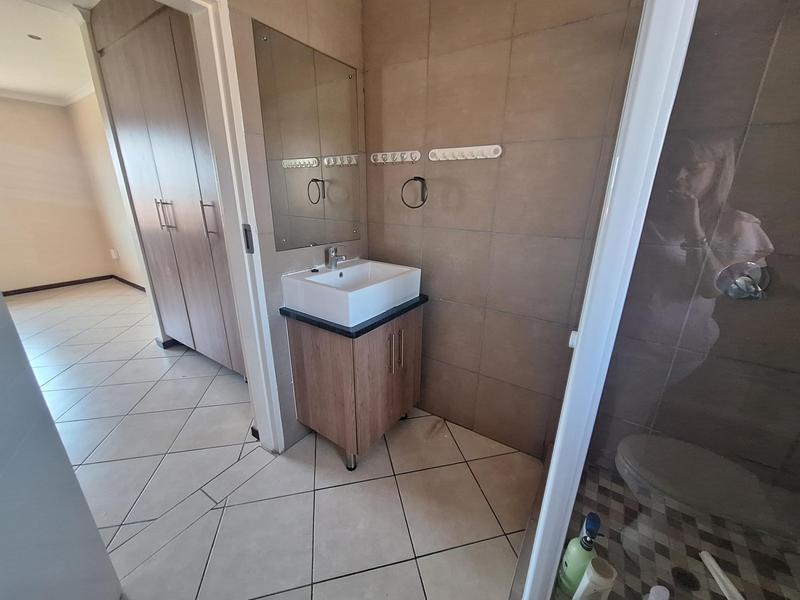 4 Bedroom Property for Sale in Mooikloof Ridge Gauteng