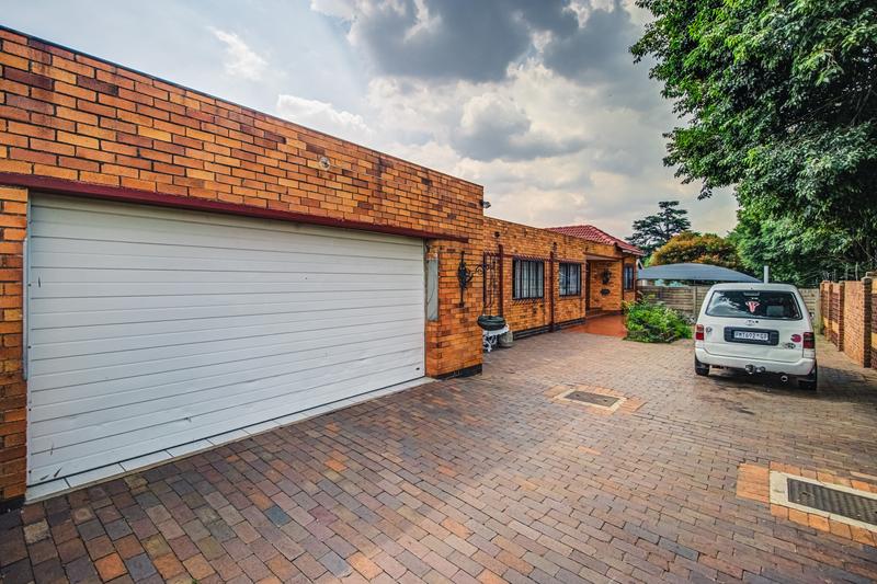 4 Bedroom Property for Sale in Hurlyvale Gauteng