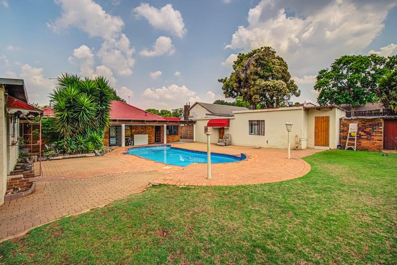 4 Bedroom Property for Sale in Hurlyvale Gauteng