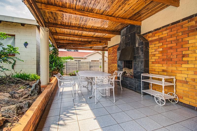 4 Bedroom Property for Sale in Hurlyvale Gauteng