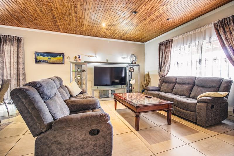 4 Bedroom Property for Sale in Hurlyvale Gauteng