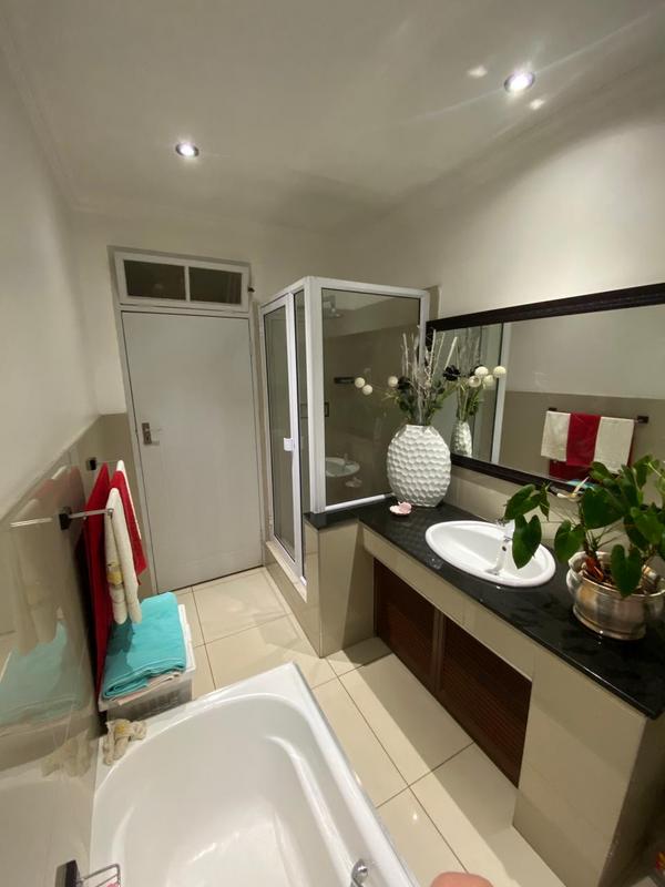 5 Bedroom Property for Sale in Linmeyer Gauteng