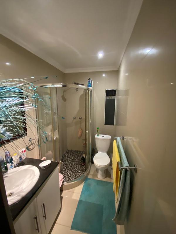 5 Bedroom Property for Sale in Linmeyer Gauteng