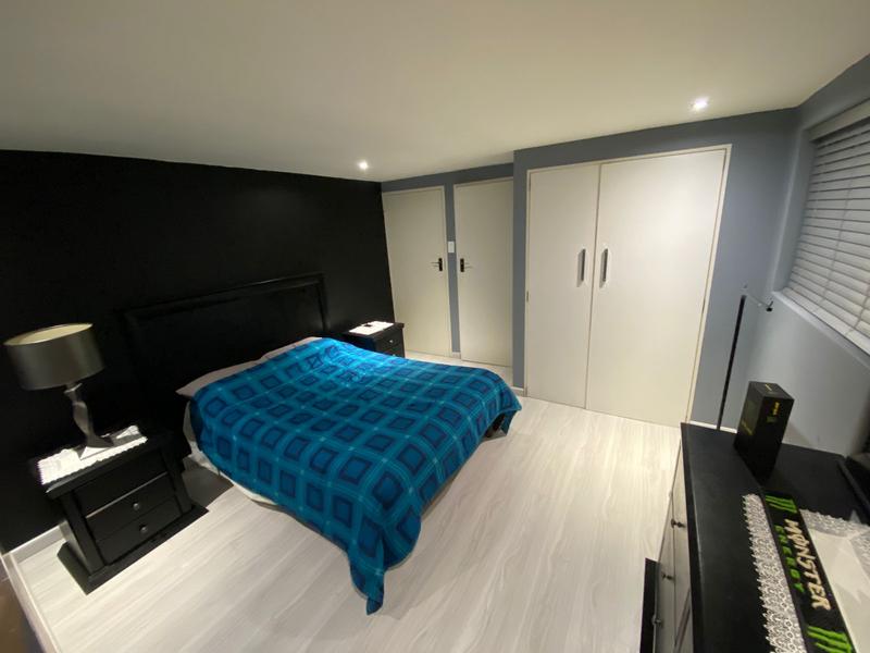 5 Bedroom Property for Sale in Linmeyer Gauteng