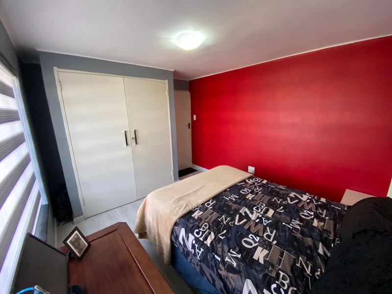 5 Bedroom Property for Sale in Linmeyer Gauteng