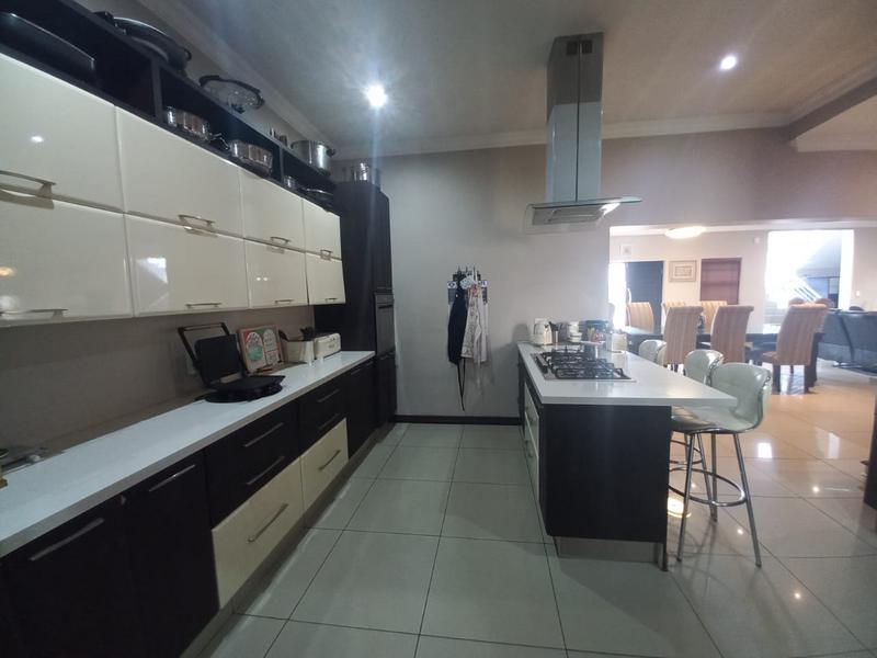 5 Bedroom Property for Sale in Raslouw Gauteng