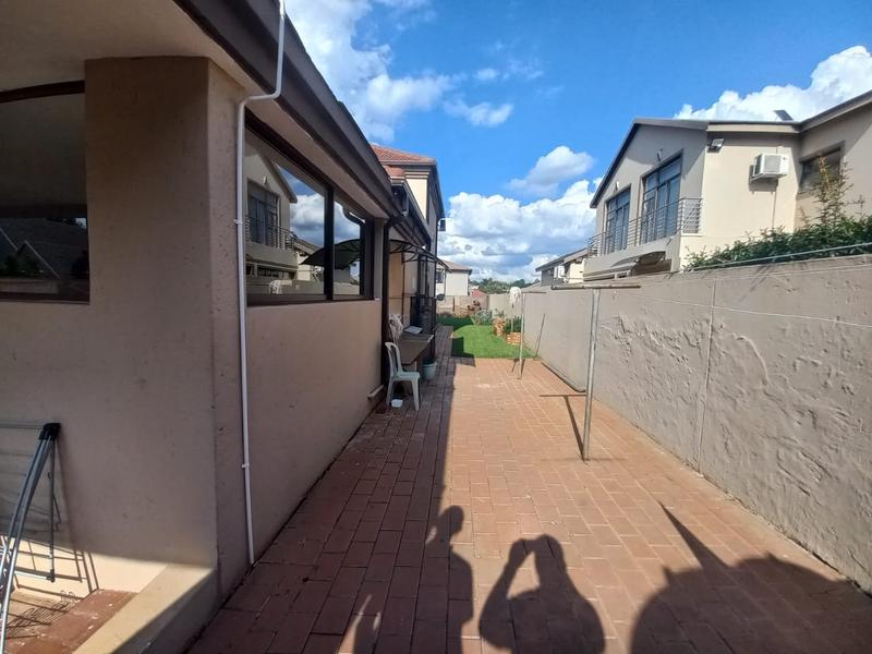 5 Bedroom Property for Sale in Raslouw Gauteng