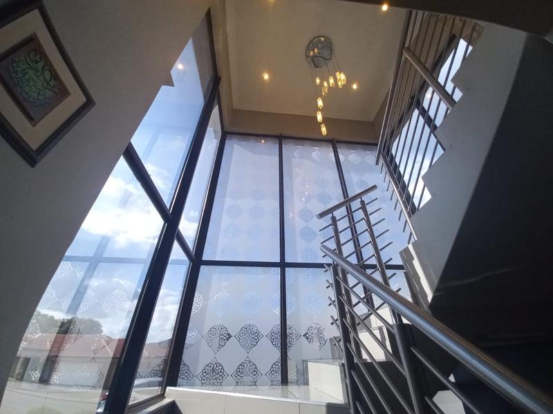 5 Bedroom Property for Sale in Raslouw Gauteng