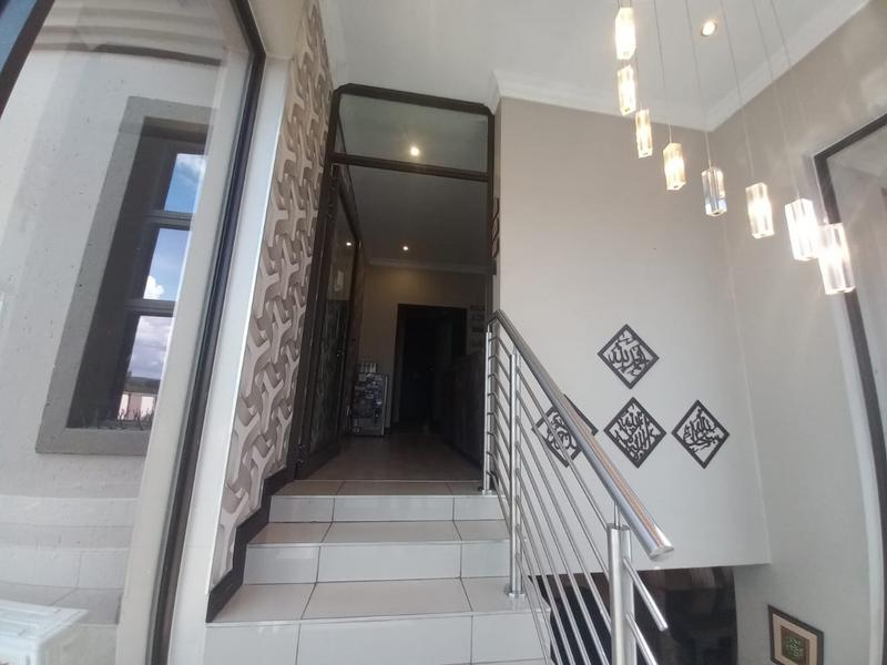 5 Bedroom Property for Sale in Raslouw Gauteng