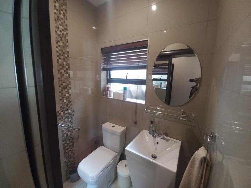 5 Bedroom Property for Sale in Raslouw Gauteng