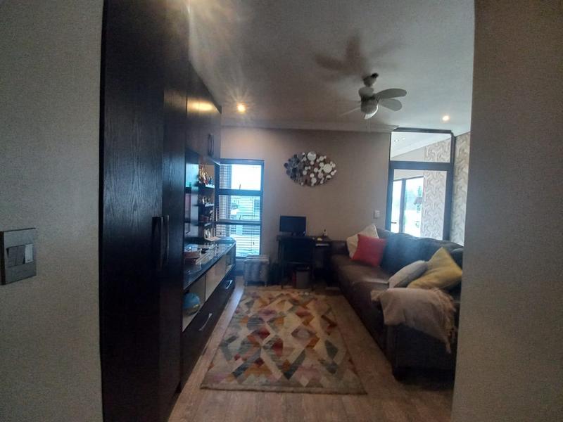 5 Bedroom Property for Sale in Raslouw Gauteng