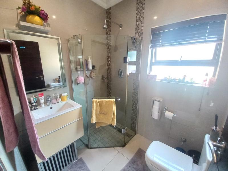 5 Bedroom Property for Sale in Raslouw Gauteng