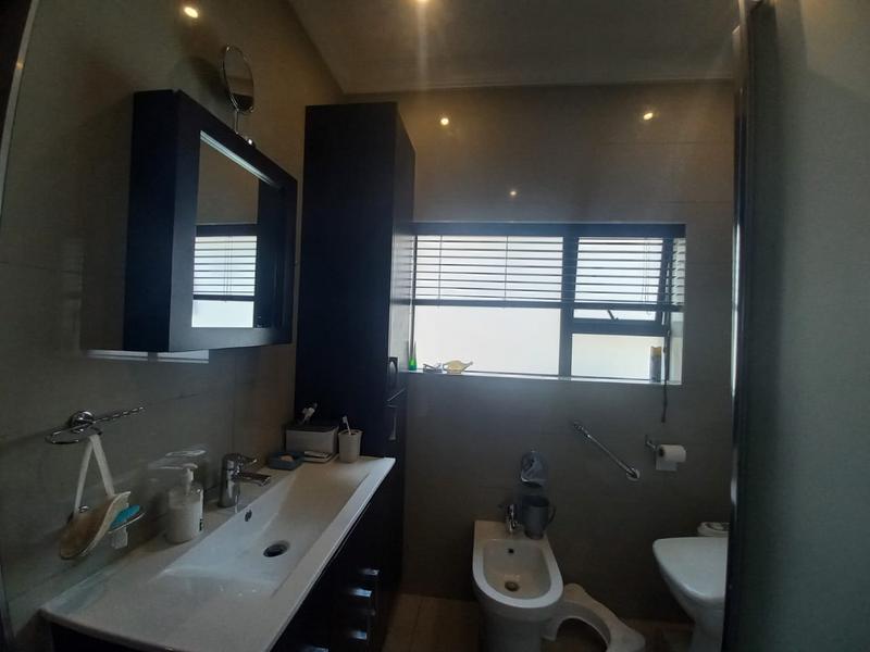 5 Bedroom Property for Sale in Raslouw Gauteng