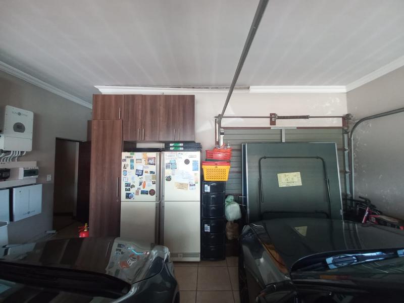 5 Bedroom Property for Sale in Raslouw Gauteng