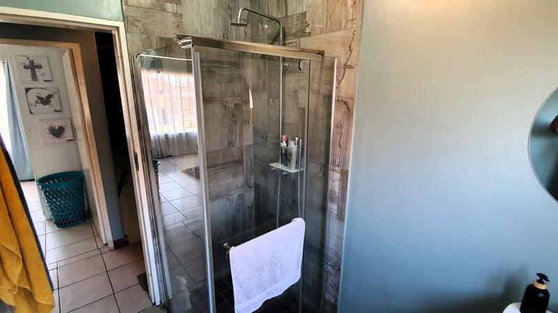 2 Bedroom Property for Sale in Annlin Gauteng
