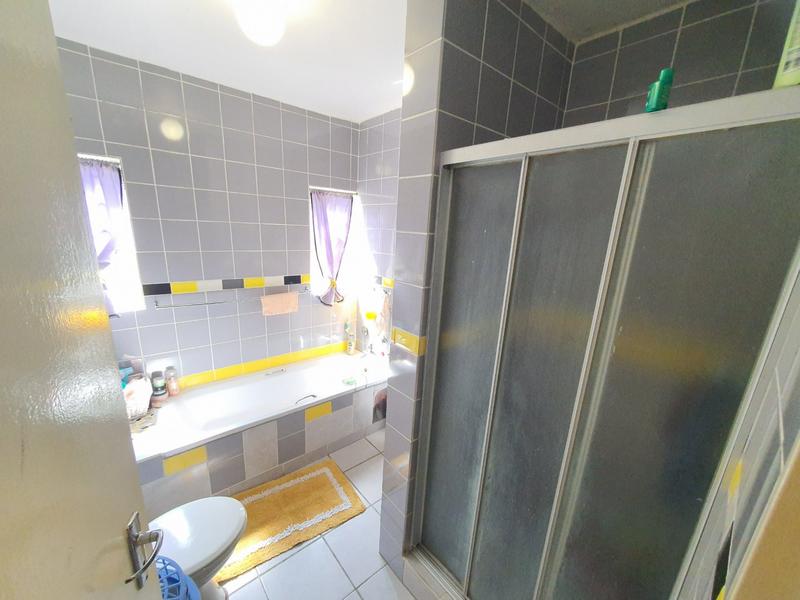 3 Bedroom Property for Sale in Magalieskruin Gauteng