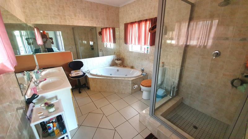 4 Bedroom Property for Sale in Magalieskruin Gauteng