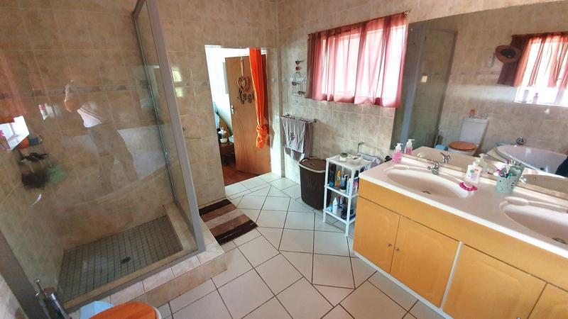 4 Bedroom Property for Sale in Magalieskruin Gauteng