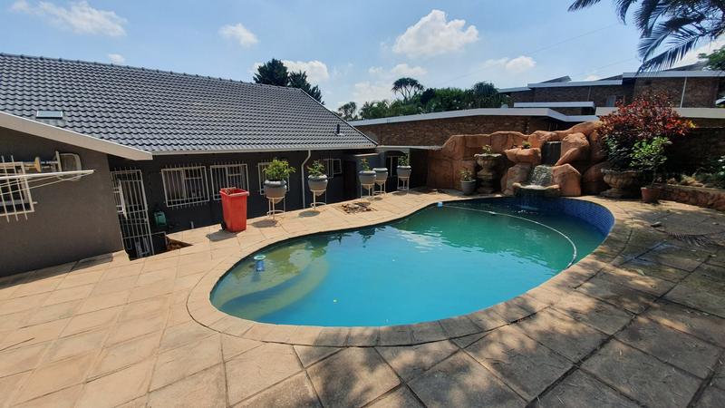 4 Bedroom Property for Sale in Magalieskruin Gauteng