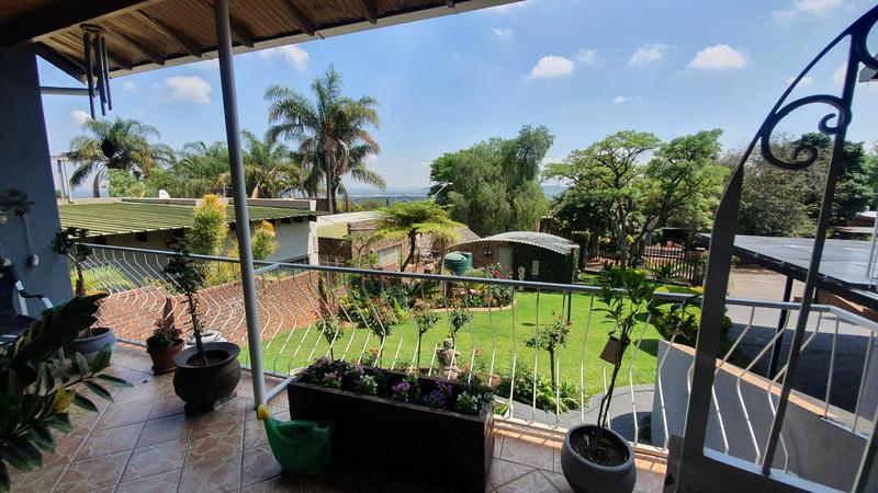 4 Bedroom Property for Sale in Magalieskruin Gauteng