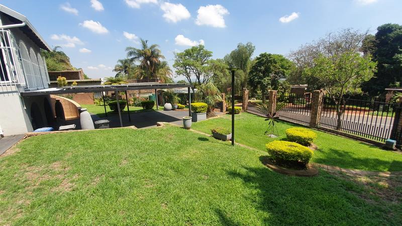 4 Bedroom Property for Sale in Magalieskruin Gauteng