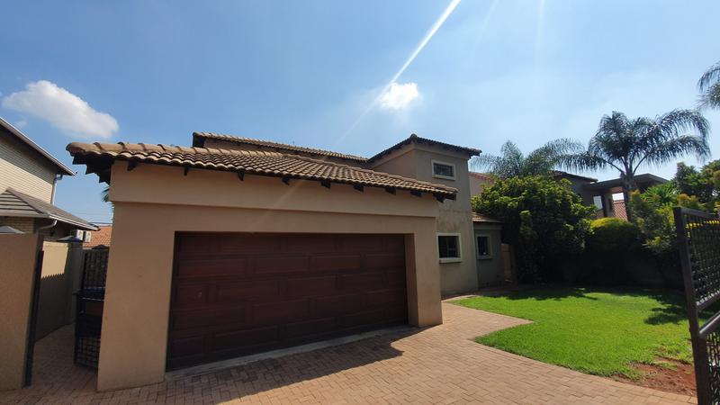 4 Bedroom Property for Sale in Rose Acres Estate Gauteng