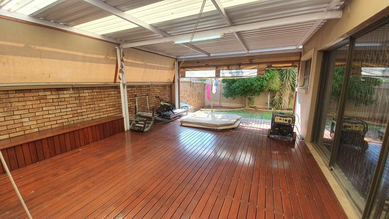 4 Bedroom Property for Sale in Rose Acres Estate Gauteng