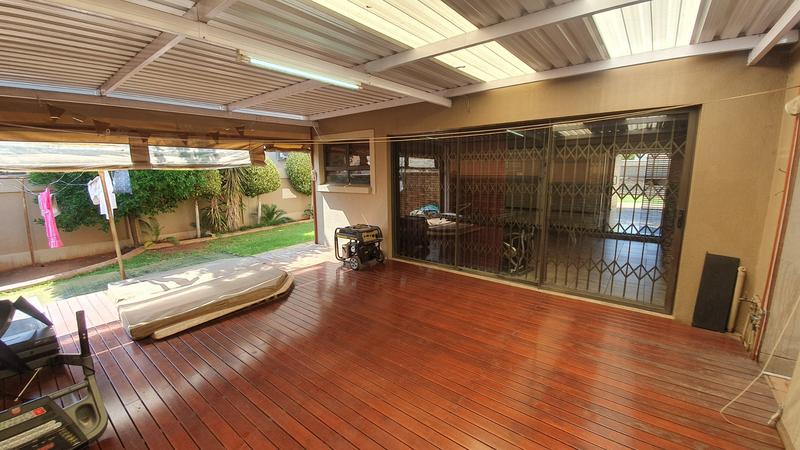 4 Bedroom Property for Sale in Rose Acres Estate Gauteng