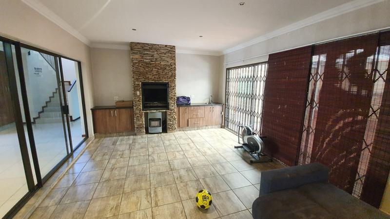 4 Bedroom Property for Sale in Rose Acres Estate Gauteng