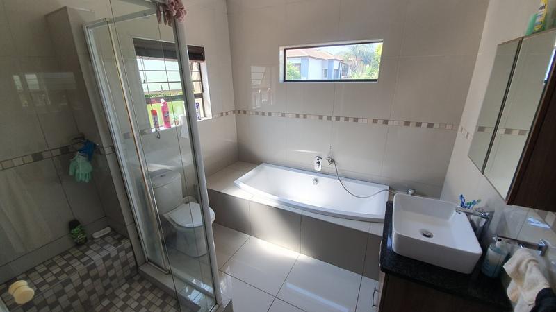4 Bedroom Property for Sale in Rose Acres Estate Gauteng
