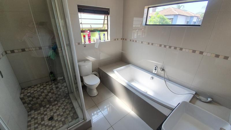 4 Bedroom Property for Sale in Rose Acres Estate Gauteng