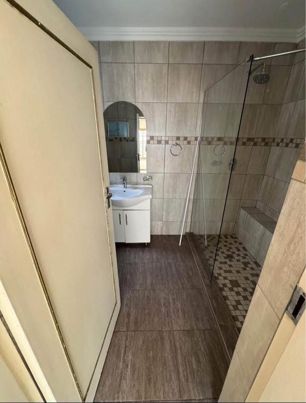 To Let 1 Bedroom Property for Rent in Bedfordview Gauteng