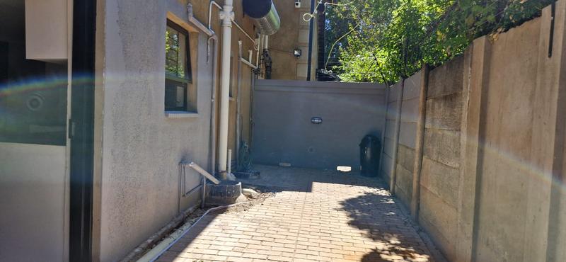 To Let 1 Bedroom Property for Rent in Eastleigh Gauteng