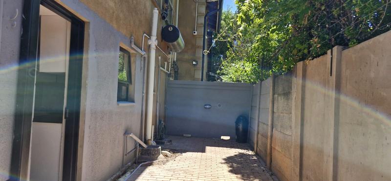 To Let 1 Bedroom Property for Rent in Eastleigh Gauteng