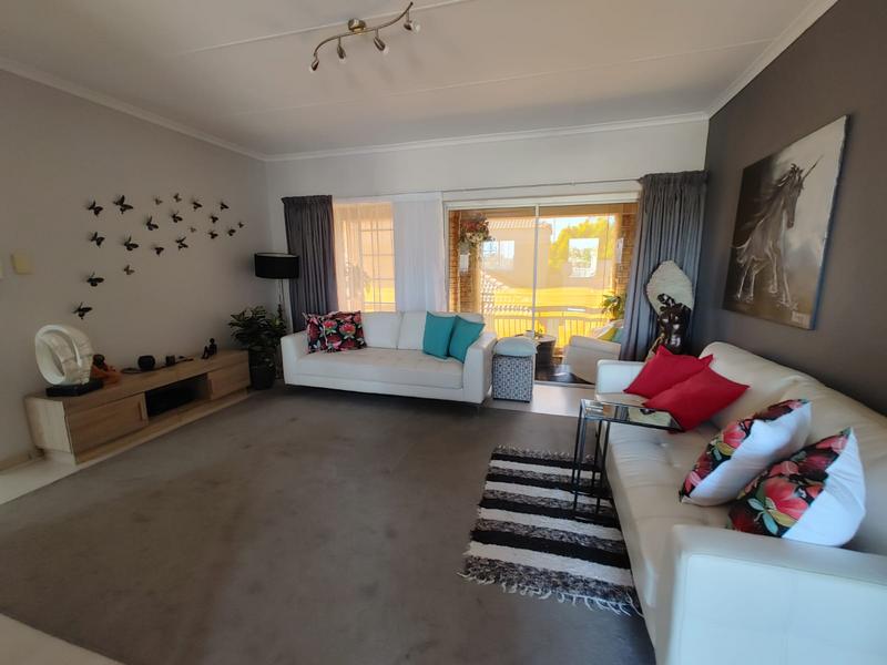 To Let 2 Bedroom Property for Rent in Sonneveld Gauteng