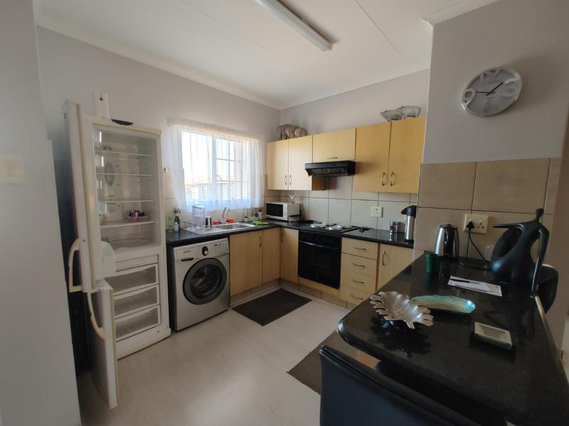 To Let 2 Bedroom Property for Rent in Sonneveld Gauteng