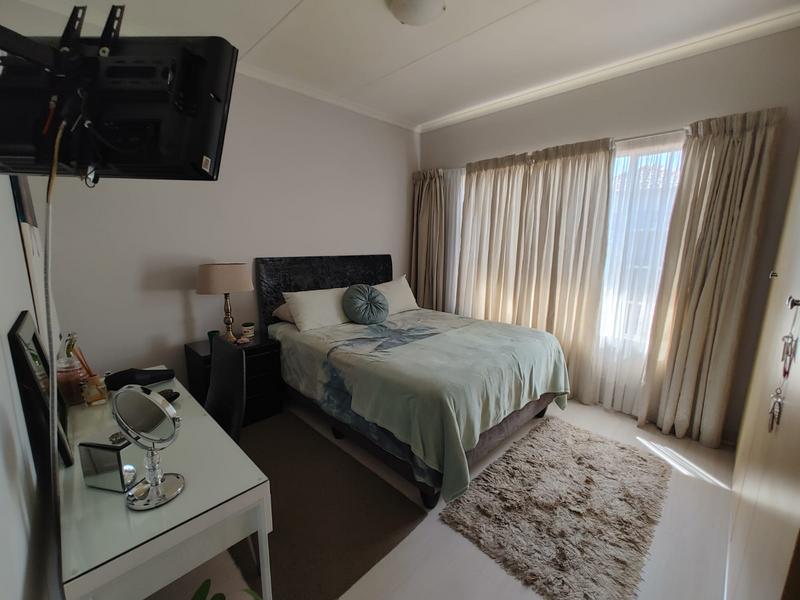 To Let 2 Bedroom Property for Rent in Sonneveld Gauteng