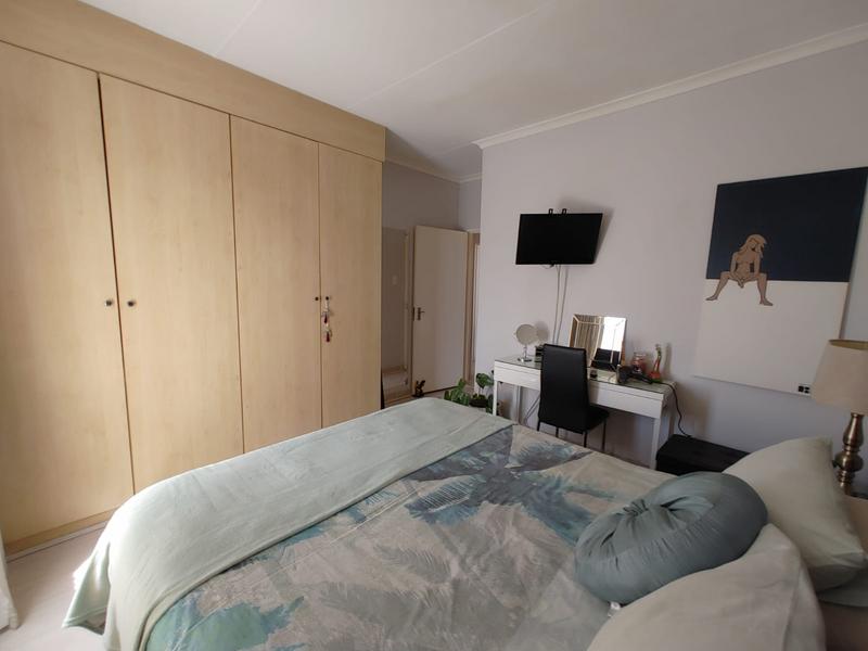 To Let 2 Bedroom Property for Rent in Sonneveld Gauteng