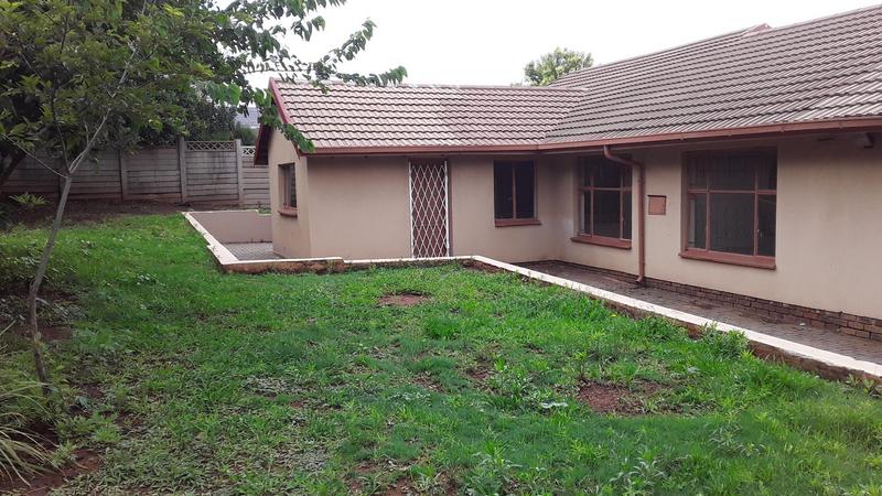 4 Bedroom Property for Sale in Heuweloord Gauteng