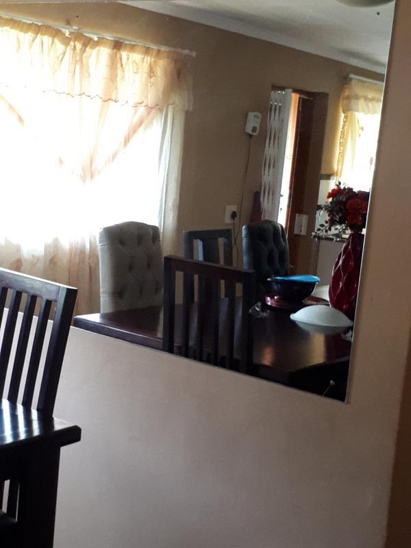 4 Bedroom Property for Sale in Heuweloord Gauteng