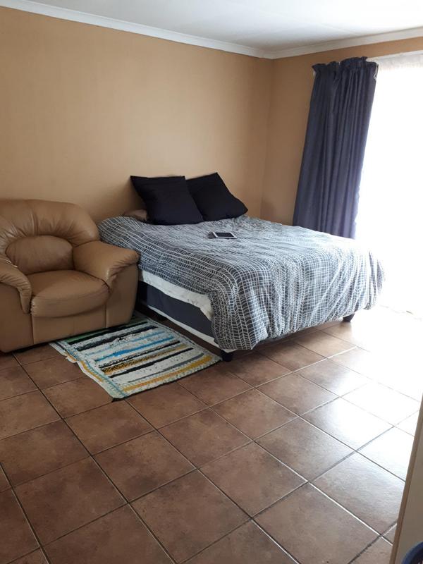 4 Bedroom Property for Sale in Heuweloord Gauteng