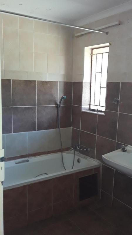4 Bedroom Property for Sale in Heuweloord Gauteng