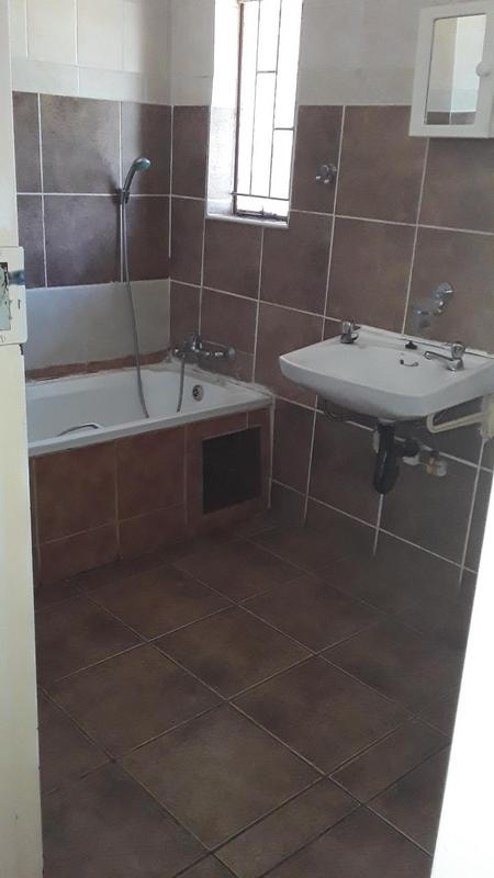 4 Bedroom Property for Sale in Heuweloord Gauteng