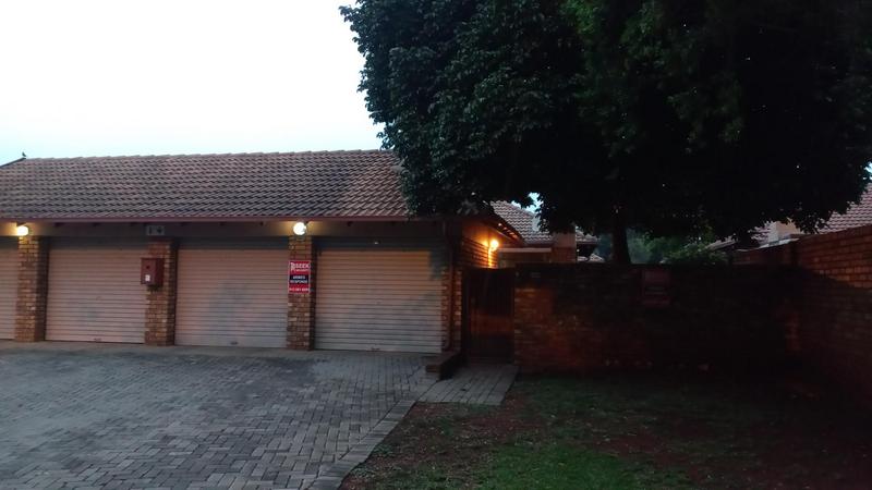 2 Bedroom Property for Sale in Pierre Van Ryneveld Gauteng
