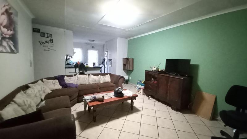 2 Bedroom Property for Sale in Pierre Van Ryneveld Gauteng