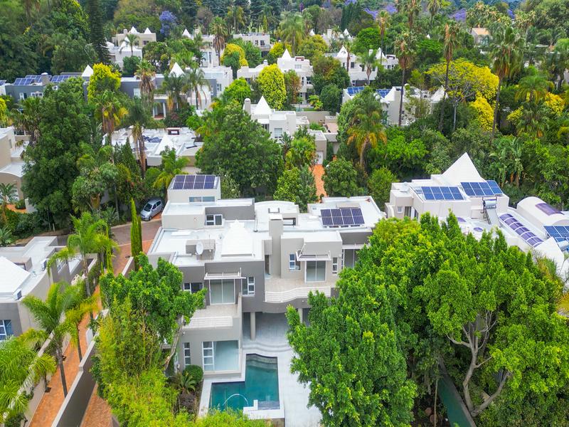 To Let 5 Bedroom Property for Rent in Sandhurst Gauteng